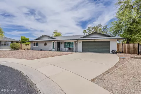 9703 W Hawthorn Ct, Sun City, AZ 85351