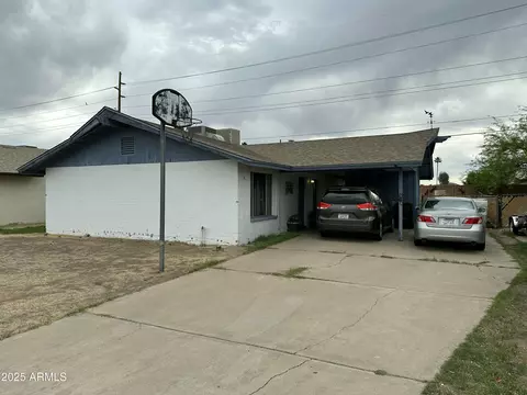 10833 N 43rd Dr, Glendale, AZ 85304