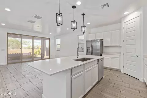 Kitchen - 2665 S Prospector Point Rd, Apache Junction, AZ 85119 photo 2 of 3