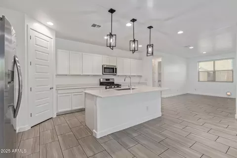 Kitchen - 2665 S Prospector Point Rd, Apache Junction, AZ 85119 photo 3 of 3