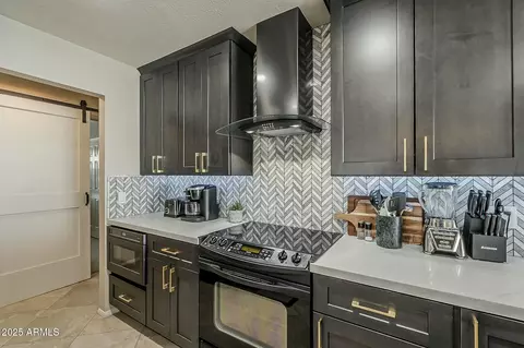 Kitchen - 3632 E Windsong Dr, Phoenix, AZ 85048 photo 6 of 10