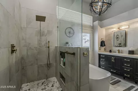 Bath - 3632 E Windsong Dr, Phoenix, AZ 85048 photo 4 of 5