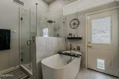 Bath - 3632 E Windsong Dr, Phoenix, AZ 85048 photo 3 of 5