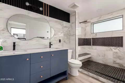 Bath - 4019 E Surrey Ave, Phoenix, AZ 85032 photo 1 of 2