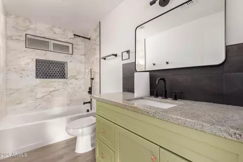 Bath - 4019 E Surrey Ave, Phoenix, AZ 85032 photo 2 of 2