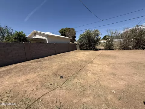 Exterior - 1840 E Clarendon Ave, Phoenix, AZ 85016 photo 4 of 16