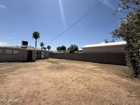 Exterior - 1840 E Clarendon Ave, Phoenix, AZ 85016 photo 11 of 16