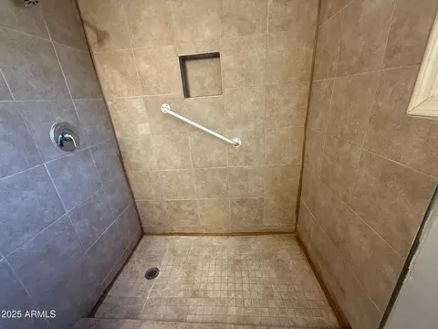 Bath - 1840 E Clarendon Ave, Phoenix, AZ 85016 photo 3 of 6