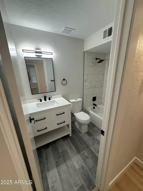 Bath - 3225 E Monica Ave, Phoenix, AZ 85032 photo 1 of 2