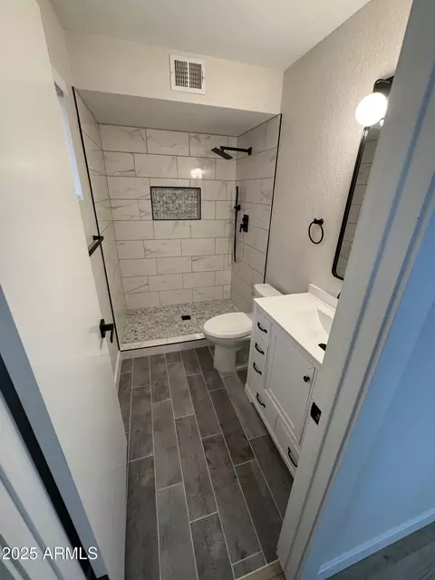 Bath - 3225 E Monica Ave, Phoenix, AZ 85032 photo 2 of 2