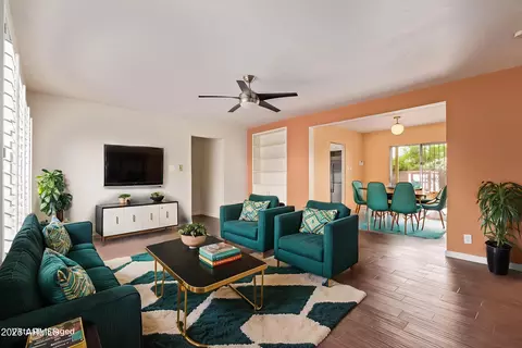 Living - 1445 E Monte Vista Rd, Phoenix, AZ 85006 photo 2 of 4