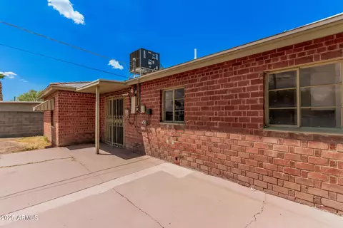 Exterior - 1445 E Monte Vista Rd, Phoenix, AZ 85006 photo 4 of 6