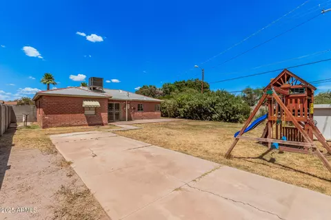 Exterior - 1445 E Monte Vista Rd, Phoenix, AZ 85006 photo 6 of 6