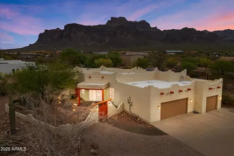 5772 E 1st Ave, Apache Junction, AZ 85119