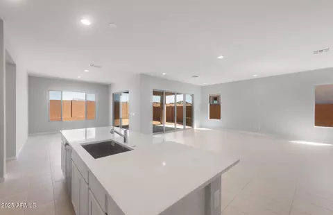 674 W Rock Needle Trl, Apache Junction, AZ 85120 photo 18