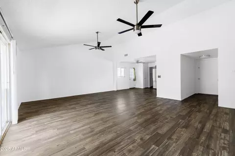 4133 E Pleasant Ln, Phoenix, AZ 85042 photo 5