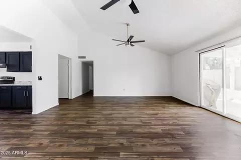 4133 E Pleasant Ln, Phoenix, AZ 85042 photo 8