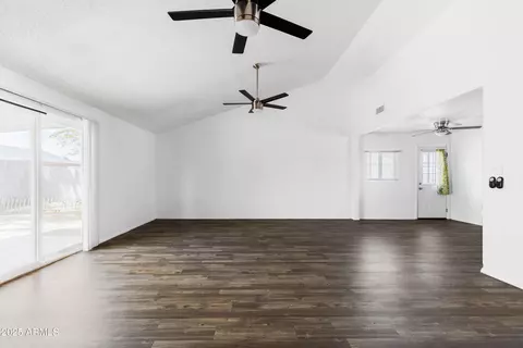 4133 E Pleasant Ln, Phoenix, AZ 85042 photo 7