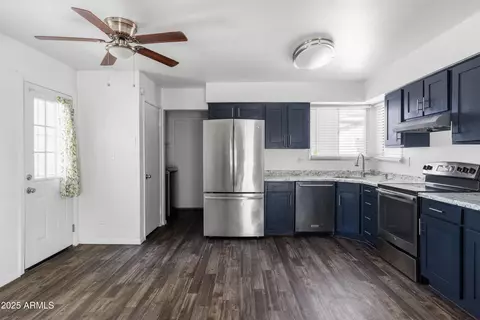 4133 E Pleasant Ln, Phoenix, AZ 85042 photo 10