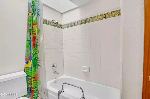 Bath - 3637 E Monterosa St #3, Phoenix, AZ 85018 photo 3 of 3