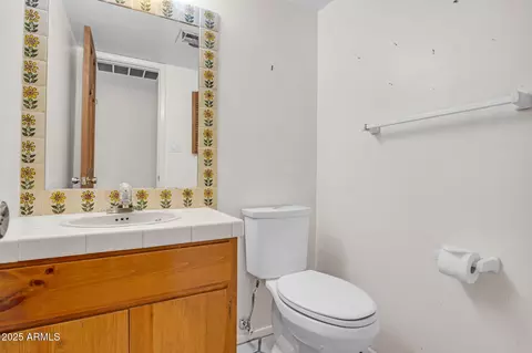 Bath - 3637 E Monterosa St #3, Phoenix, AZ 85018 photo 1 of 3