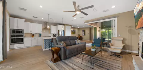 2055 E Park View Ln, Phoenix, AZ 85024 photo 11