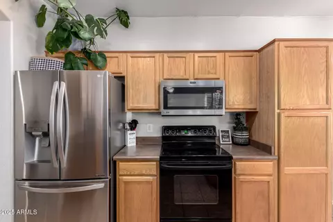 Kitchen - 2558 S Martingale Rd, Gilbert, AZ 85295 photo 4 of 4