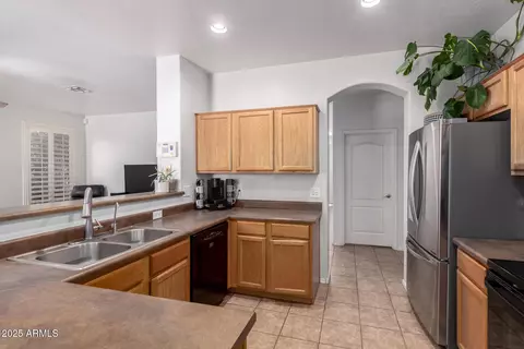 Kitchen - 2558 S Martingale Rd, Gilbert, AZ 85295 photo 1 of 4