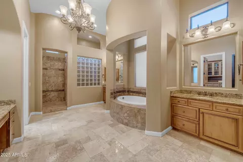 Bath - 2357 N Steele Cir, Mesa, AZ 85207 photo 2 of 6