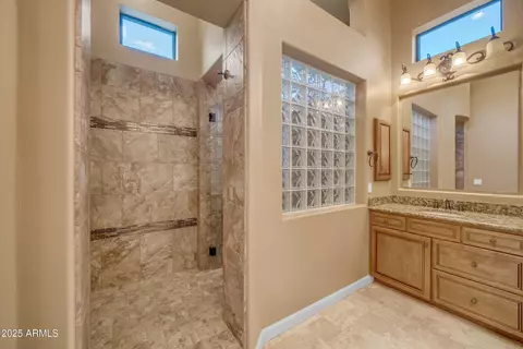 Bath - 2357 N Steele Cir, Mesa, AZ 85207 photo 3 of 6