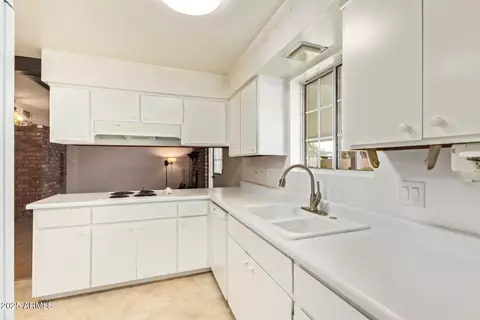 Kitchen - 4232 W Purdue Ave, Phoenix, AZ 85051 photo 3 of 3