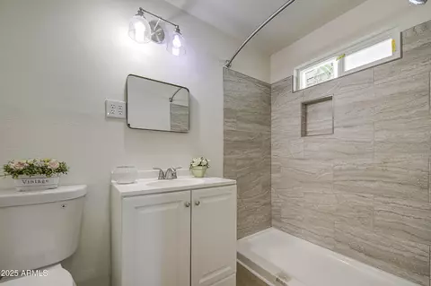 Bath - 552 E 8th St, Florence, AZ 85132 photo 2 of 3