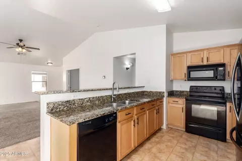2433 W Hayden Peak Dr, Queen Creek, AZ 85142