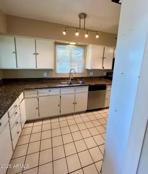1007 W Fairmount Ave, Phoenix, AZ 85013 photo 2