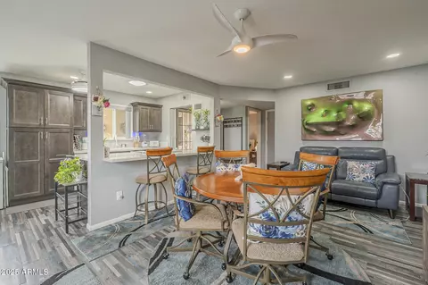 13608 N 98th Ave #Q, Sun City, AZ 85351