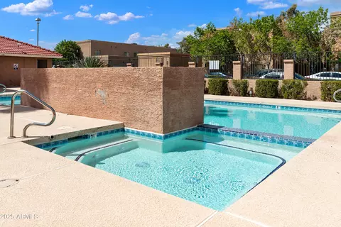 Exterior - 2833 E Tracy Ln #1, Phoenix, AZ 85032 photo 7 of 10