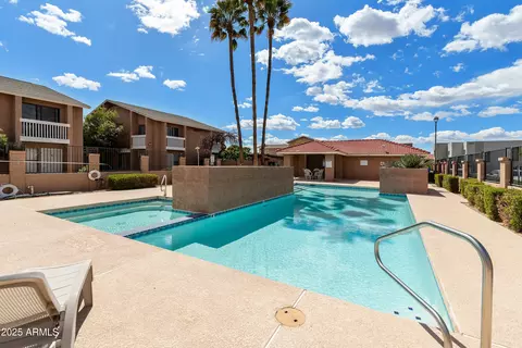 Exterior - 2833 E Tracy Ln #1, Phoenix, AZ 85032 photo 6 of 10