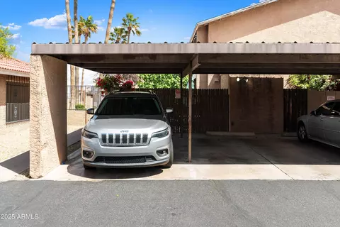 Exterior - 2833 E Tracy Ln #1, Phoenix, AZ 85032 photo 8 of 10