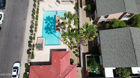 View/Area - 2833 E Tracy Ln #1, Phoenix, AZ 85032 photo 2 of 2