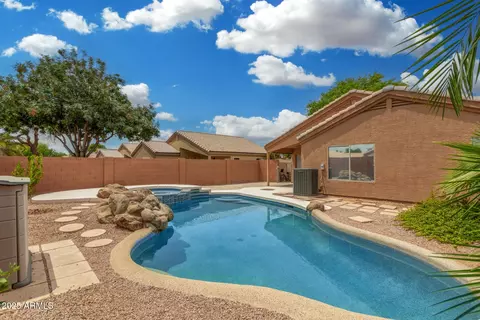 Exterior - 1905 E Palomino Dr, Gilbert, AZ 85296 photo 9 of 10
