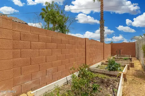 Exterior - 1905 E Palomino Dr, Gilbert, AZ 85296 photo 10 of 10