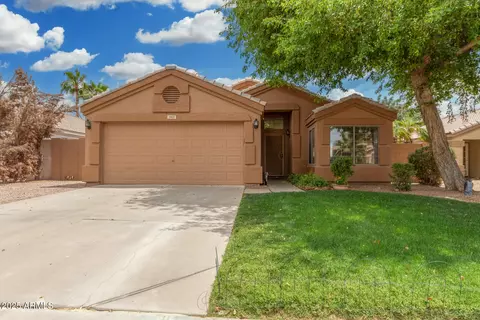 Exterior - 1905 E Palomino Dr, Gilbert, AZ 85296 photo 2 of 10