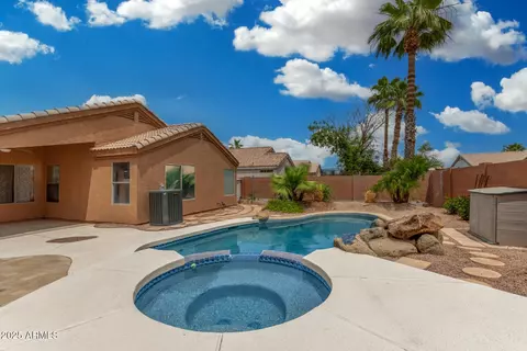 Exterior - 1905 E Palomino Dr, Gilbert, AZ 85296 photo 8 of 10