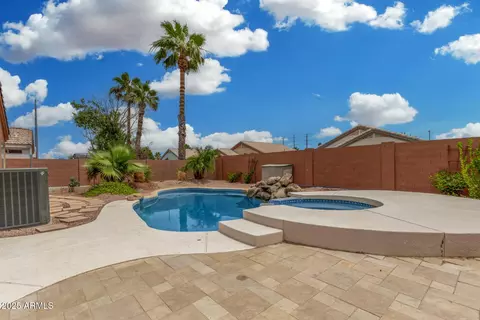 Exterior - 1905 E Palomino Dr, Gilbert, AZ 85296 photo 7 of 10