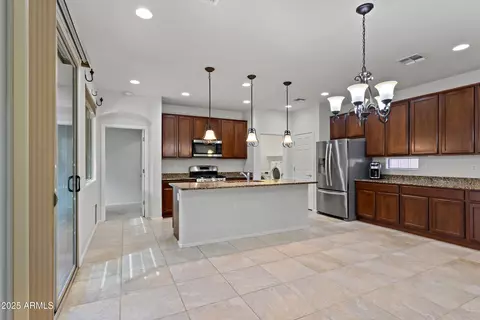 Kitchen - 14029 E Stanhope Blvd, Vail, AZ 85641 photo 2 of 6