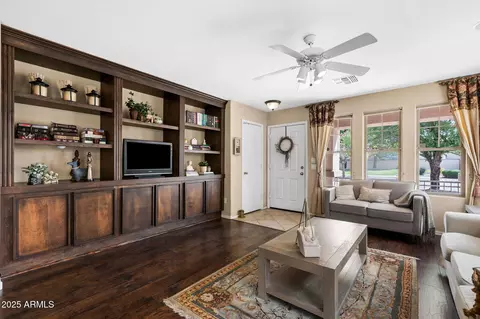 6610 S 25th Ave, Phoenix, AZ 85041 photo 2