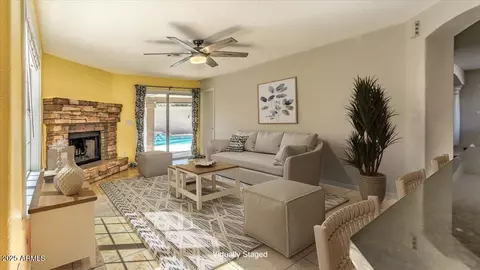 Living - 15846 S 33rd Pl, Phoenix, AZ 85048 photo 9 of 13