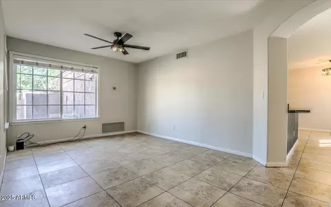 Living - 15846 S 33rd Pl, Phoenix, AZ 85048 photo 6 of 13