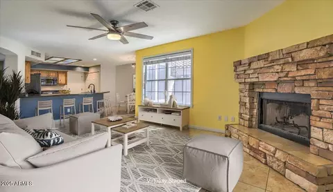 Living - 15846 S 33rd Pl, Phoenix, AZ 85048 photo 11 of 13