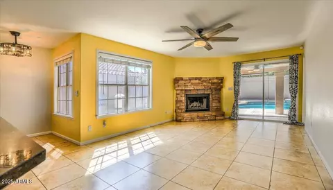 Living - 15846 S 33rd Pl, Phoenix, AZ 85048 photo 13 of 13